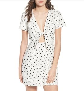 Socialite tie front cut out dress M